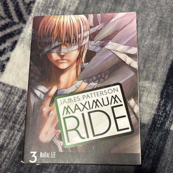 Other - 🦋Maximum Ride Graphic Novel for Kids